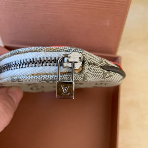 Louis Vuitton Conte De Fees Butterfly Coin Purse - Picture 4 of 11